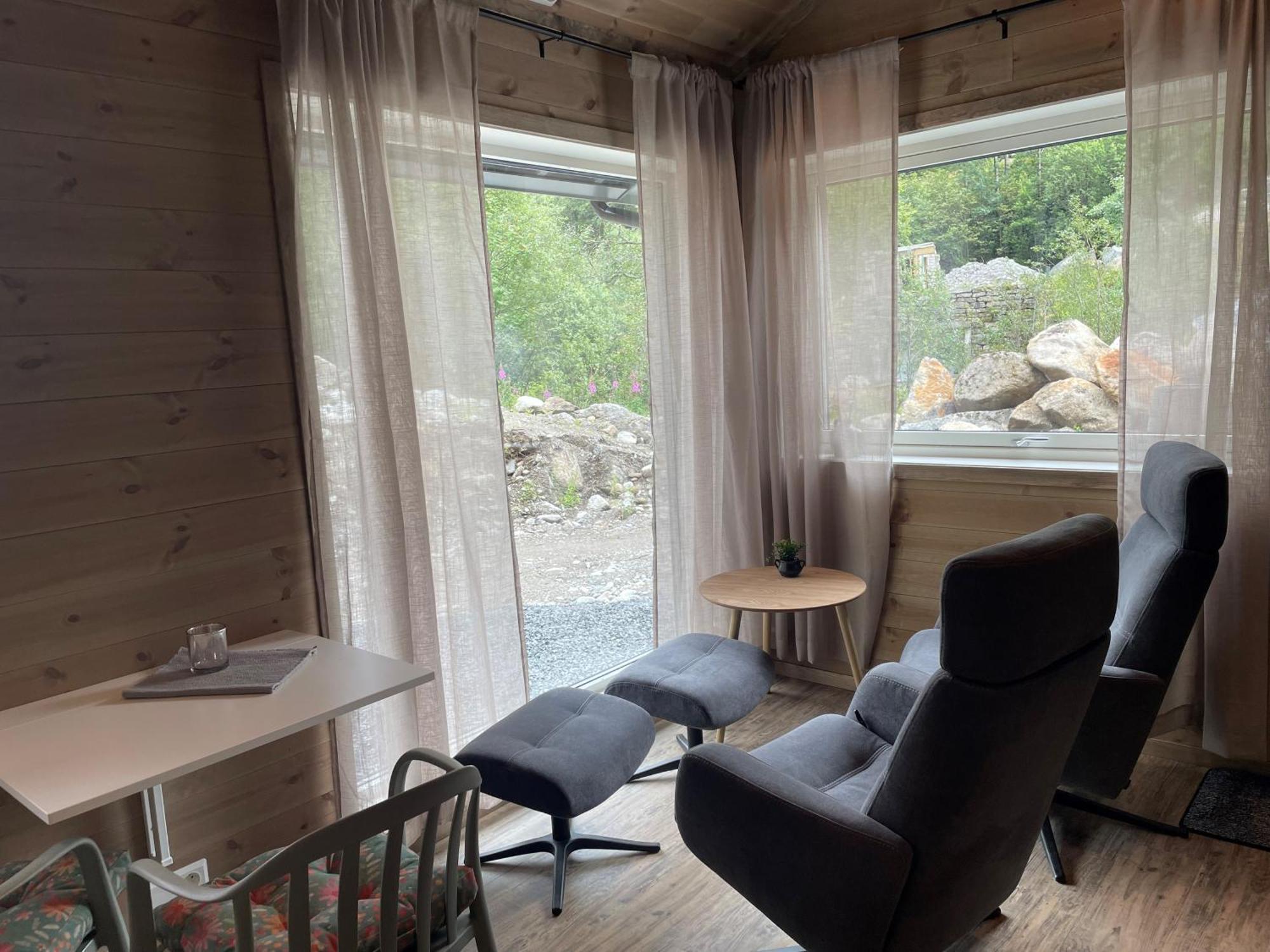 Отель Briksdalsbre Fjellstove Экстерьер фото