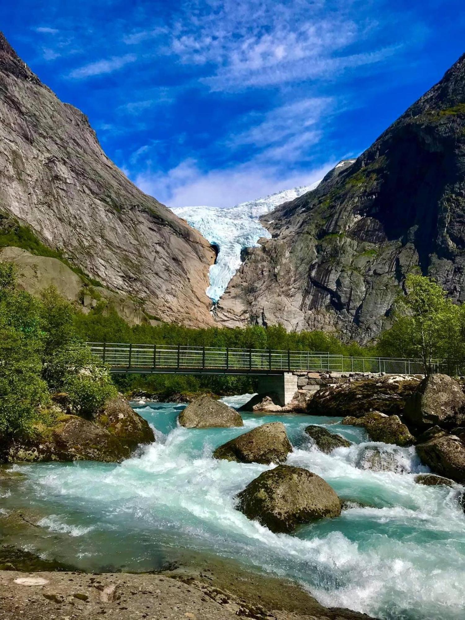 Отель Briksdalsbre Fjellstove Экстерьер фото
