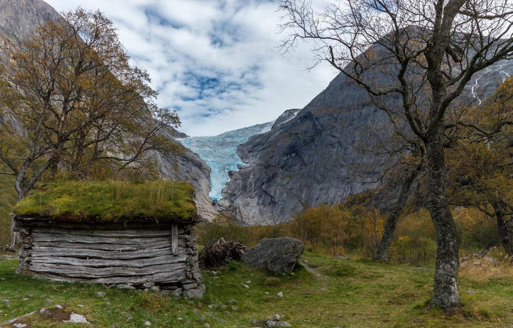 Отель Briksdalsbre Fjellstove Экстерьер фото